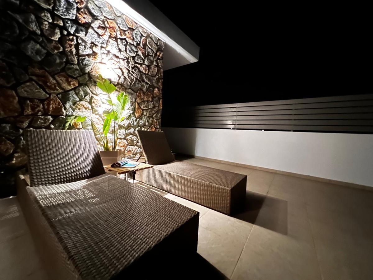 Odyssea Top View & Hot Jacuzzi Front Beach Kremasti  Exterior photo