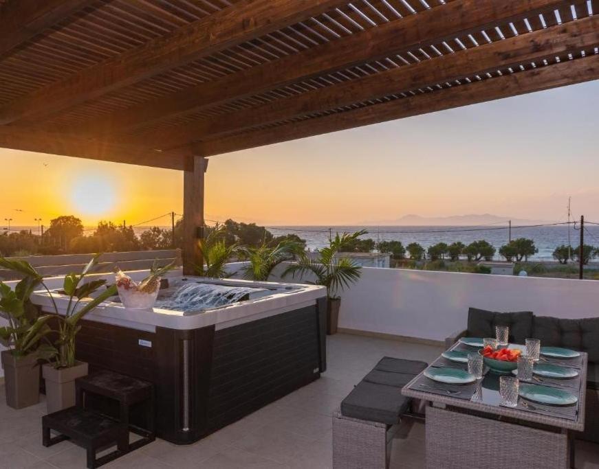 Odyssea Top View & Hot Jacuzzi Front Beach Kremasti  Exterior photo